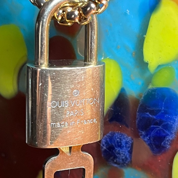 Louis Vuitton Gold lock and key No. 304 Necklace - Picture 5 of 10
